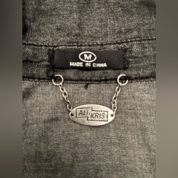 ALI & KRIS Black Denim Lace Back Button Down Top - Picture 6 of 6